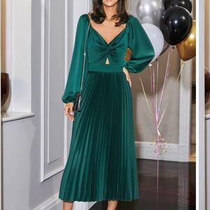 Elegant Green Pleated Dress